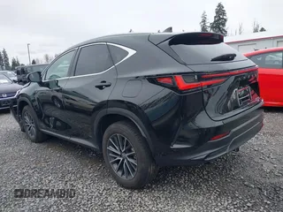 2023 Lexus NX 350h Premium z VIN 2T2GKCEZ7PC013700, wystawiony jako IAAI lot #41765156 z przebiegiem 22 423 mil mil oraz . Historia ofert i sprzedaży dostępna na DreamBid. Obrazek 3.