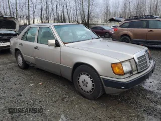 1991 Mercedes-Benz 300 E with VIN WDBEA30D1MB375752, listed as a Copart auction lot 88124765 with 212,825 mi miles and Clean Title. Bid and sale history available at DreamBid. Image 4.