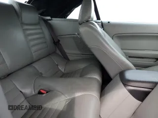 2007 Ford Mustang Deluxe z VIN 1ZVFT84N575265870, wystawiony jako Copart lot #60278415 z przebiegiem 251 670 mil mil oraz Szkoda całkowita • Salvage title. Historia ofert i sprzedaży dostępna na DreamBid. Obrazek 10.