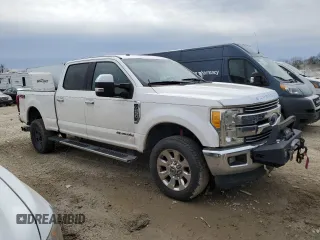 2017 Ford F-250 Lariat z VIN 1FT7W2BTXHEF43726, wystawiony jako Copart lot #52583145 z przebiegiem 226 834 mil mil oraz Tytuł czysty. Historia ofert i sprzedaży dostępna na DreamBid. Obrazek 4.