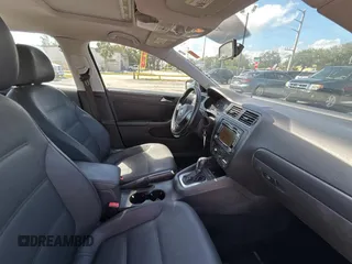 2011 Volkswagen Jetta SE with VIN 3VWDX7AJ1BM378306, listed as a Copart auction lot 52216155 with 62,386 mi miles and Clean title. Bid and sale history available at DreamBid. Image 5.