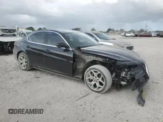2021 Alfa Romeo Giulia Ti z VIN ZARFANBN0M7649345, wystawiony jako Copart lot #55123615 z przebiegiem 29 562 mil mil oraz Szkoda całkowita • Salvage title. Historia ofert i sprzedaży dostępna na DreamBid. Obrazek 4.