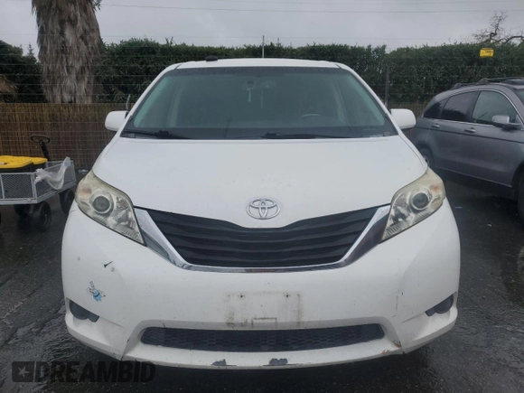 2014 Toyota Sienna LE with VIN 5TDJK3DC9ES092766, listed as a Copart auction lot 48005355 with 292,074 mi miles and Clean Title. Bid and sale history available at DreamBid. Image 5.