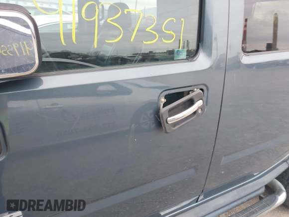 2005 Hummer H2 SUV z VIN 5GRGN23U95H100888, wystawiony jako IAAI lot #41937351 z przebiegiem 202 969 mil mil oraz . Historia ofert i sprzedaży dostępna na DreamBid. Obrazek 17.