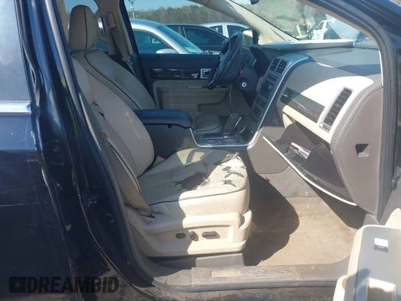 2009 Lincoln MKX with VIN 2LMDU68C89BJ09809, listed as a IAAI auction lot 41781216 with 239,975 mi miles. Bid and sale history available at carsss.com. Image 5.