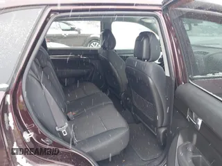 2011 Kia Sorento LX with VIN 5XYKTCA18BG102281, listed as a IAAI auction lot 41613420 with 115,916 mi miles. Bid and sale history available at carsss.com. Image 8.