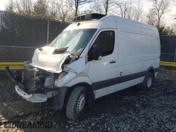 2017 Freightliner Sprinter Cargo z VIN WDYPF0CD1HP387242, wystawiony jako Copart lot #84517624 z przebiegiem 232 062 mil mil oraz Szkoda całkowita • Salvage title. Historia ofert i sprzedaży dostępna na DreamBid. Obrazek 1.
