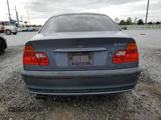 2001 BMW 3 Series 330i with VIN WBAAV53411FJ64807, listed as a Copart auction lot 86621834 with 213,899 mi miles and Salvage Title. Bid and sale history available at carsss.com. Image 6.