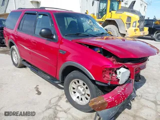 2001 Ford Expedition XLT with VIN 1FMRU15W11LB20187, listed as a IAAI auction lot 41855183 with 140,491 mi miles. Bid and sale history available at carsss.com. Image 1.