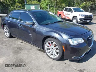 2018 Chrysler 300 Limited z VIN 2C3CCAEGXJH269818, wystawiony jako IAAI lot #42021589 z przebiegiem 105 480 mil mil oraz . Historia ofert i sprzedaży dostępna na DreamBid. Obrazek 1.