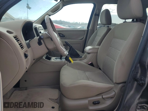 2007 Ford Escape XLT with VIN 1FMYU03Z47KB25109, listed as a Copart auction lot 83229644 with 58,735 mi miles and Clean Title. Bid and sale history available at carsss.com. Image 7.
