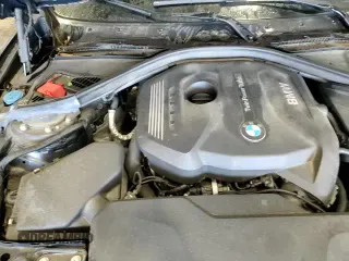 2017 BMW 3 Series 330i xDrive z VIN WBA8D9C39HA011468, wystawiony jako Copart lot #86142215 z przebiegiem 40 042 mil mil oraz Szkoda całkowita • Salvage title. Historia ofert i sprzedaży dostępna na DreamBid. Obrazek 15.