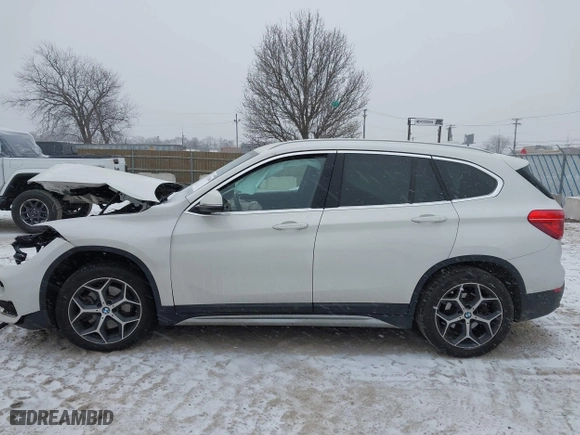 2018 BMW X1 xDrive28i with VIN WBXHT3C33J3H29973, listed as a IAAI auction lot 41547866 with 1 mi miles. Bid and sale history available at carsss.com. Image 15.