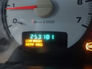 2004 Dodge Ram 2500 SLT with VIN 3D7KU28D04G103040, listed as a IAAI auction lot 42048102 with 253,181 mi miles. Bid and sale history available at carsss.com. Image 15.