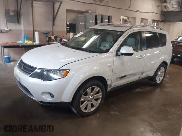 2007 Mitsubishi Outlander XLS with VIN JA4MT41X17Z020401, listed as a IAAI auction lot 41572756 with 43,696 mi miles. Bid and sale history available at carsss.com. Image 2.