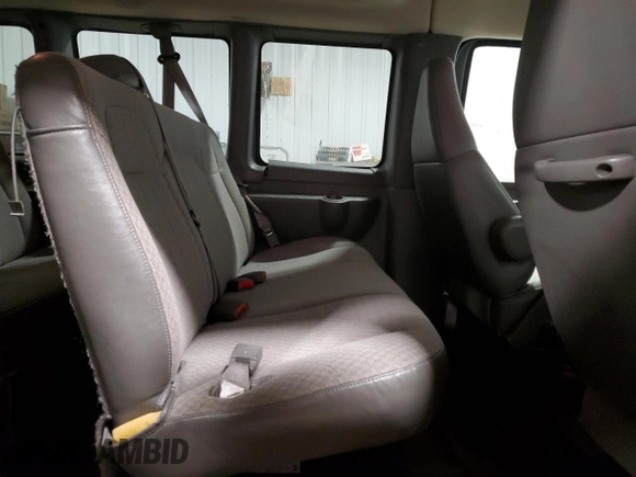 2009 Chevrolet Express Passenger z VIN 1GAGG25K691140635, wystawiony jako Copart lot #88503195 z przebiegiem 144 026 mil mil oraz Szkoda całkowita • Salvage title. Historia ofert i sprzedaży dostępna na DreamBid. Obrazek 11.