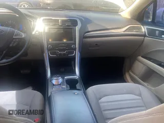 2019 Ford Fusion Hybrid SE with VIN 3FA6P0LU7KR241731, listed as a Copart auction lot 49031303 with 73,210 mi miles. Bid and sale history available at carsss.com. Image 9.