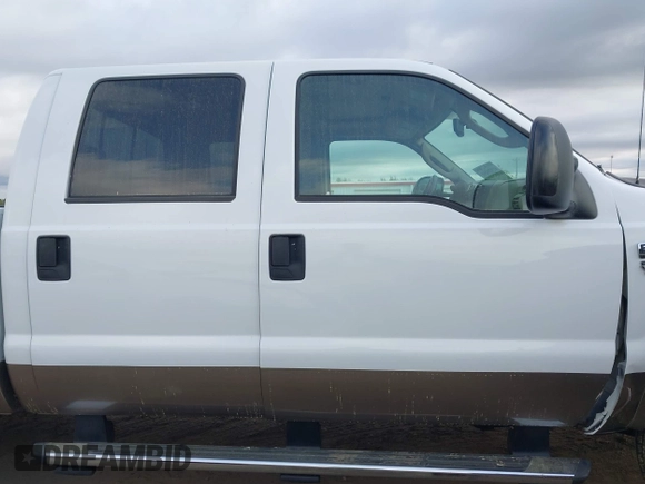 2006 Ford F-250 XL z VIN 1FTSW21Y06EC79422, wystawiony jako IAAI lot #41938490 z przebiegiem 172 623 mil mil oraz . Historia ofert i sprzedaży dostępna na DreamBid. Obrazek 14.