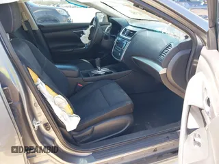 2018 Nissan Altima 2.5 SR with VIN 1N4AL3AP4JC117501, listed as a IAAI auction lot 41691369 with 92,136 mi miles. Bid and sale history available at carsss.com. Image 5.