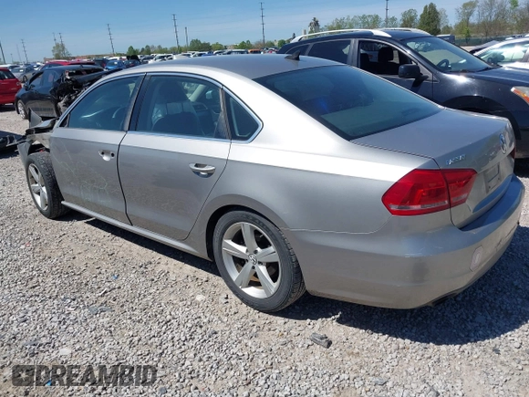2012 Volkswagen Passat SE с VIN 1VWBP7A3XCC002571, выставлен на аукционе IAAI как лот 42138635 с пробегом 131 052 миль миль и . История ставок и продаж доступна на DreamBid. Изображение 3.