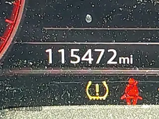 2018 Audi A4 Premium Plus with VIN WAUENAF49JA052761, listed as a IAAI auction lot 41697472 with 115,472 mi miles. Bid and sale history available at carsss.com. Image 15.