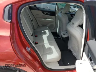 2019 Volvo S60 Momentum with VIN 7JRA22TK0KG001474, listed as a Copart auction lot 42163233 with 33,923 mi miles. Bid and sale history available at carsss.com. Image 10.
