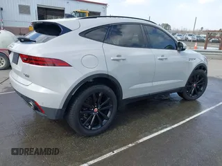 2020 Jaguar E-Pace SE z VIN SADFP2FXXL1015324, wystawiony jako IAAI lot #41721209 z przebiegiem 38 575 mil mil oraz . Historia ofert i sprzedaży dostępna na DreamBid. Obrazek 4.