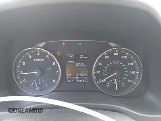 2017 Hyundai Elantra SE z VIN 5NPD74LF9HH112492, wystawiony jako IAAI lot #42083796 z przebiegiem 142 877 mil mil oraz . Historia ofert i sprzedaży dostępna na DreamBid. Obrazek 7.