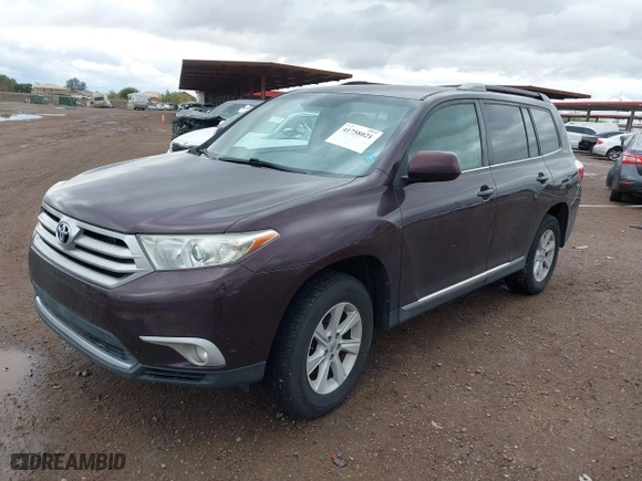 2013 Toyota Highlander with VIN 5TDBK3EH5DS208672, listed as a IAAI auction lot 41758021 with 113,067 mi miles. Bid and sale history available at carsss.com. Image 17.
