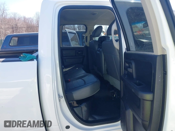 2016 Ram 1500 Express z VIN 1C6RR6FG2GS242881, wystawiony jako IAAI lot #41657054 z przebiegiem 126 658 mil mil oraz . Historia ofert i sprzedaży dostępna na DreamBid. Obrazek 8.