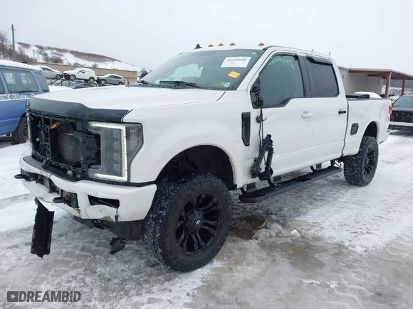 2019 Ford Super Duty F-250 SRW XL with VIN 1FT7W2BTXKEE81526, listed as a IAAI auction lot 41322946 with 37,948 mi miles. Bid and sale history available at carsss.com. Image 2.