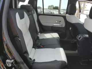 2023 Mercedes-Benz GLB 250 z VIN W1N4M4HBXPW288676, wystawiony jako Copart lot #55346025 z przebiegiem 14 303 mil mil oraz Szkoda całkowita • Salvage title. Historia ofert i sprzedaży dostępna na DreamBid. Obrazek 11.