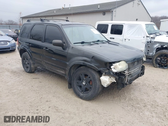 2004 Ford Escape Limited with VIN 1FMCU94124KA36321, listed as a IAAI auction lot 41565490 with 203,933 mi miles. Bid and sale history available at carsss.com. Image 1.