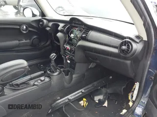 2018 MINI Hardtop Cooper with VIN WMWXP5C50J2G64237, listed as a IAAI auction lot 42460160 with Not provided miles and . Bid and sale history available at DreamBid. Image 5.