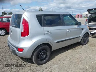 2012 Kia Soul with VIN KNDJT2A54C7463093, listed as a IAAI auction lot 42126893 with 132,553 mi miles. Bid and sale history available at carsss.com. Image 4.