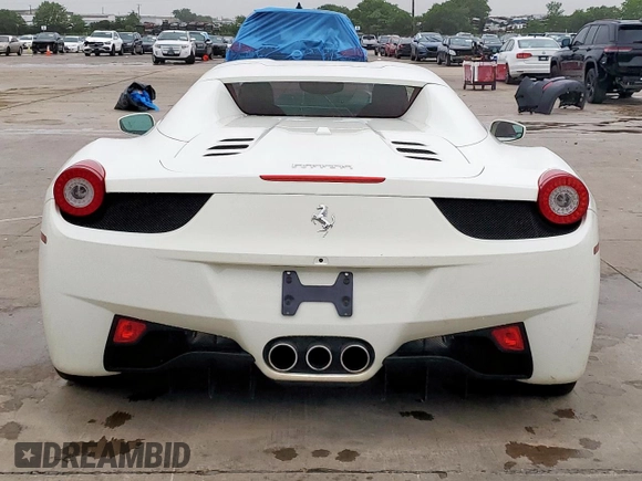 2014 Ferrari 458 Italia z VIN ZFF68NHA1E0198612, wystawiony jako Copart lot #54941365 z przebiegiem 4 506 mil mil oraz Szkoda całkowita • Salvage title. Historia ofert i sprzedaży dostępna na DreamBid. Obrazek 6.