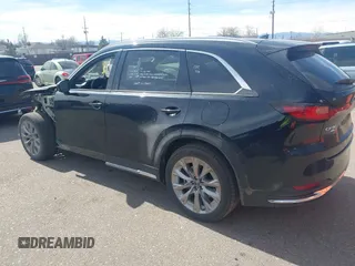 2024 Mazda CX-90 Premium z VIN JM3KKDHD4R1141475, wystawiony jako IAAI lot #41813198 z przebiegiem 30 352 mil mil oraz . Historia ofert i sprzedaży dostępna na DreamBid. Obrazek 3.
