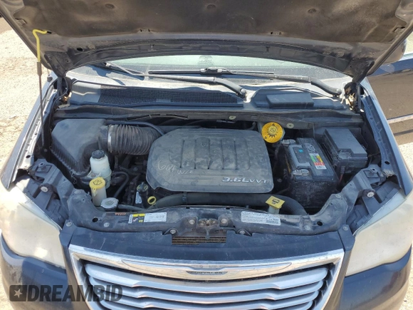 2014 Chrysler Town & Country Touring z VIN 2C4RC1BG9ER125980, wystawiony jako Copart lot #55575455 z przebiegiem 246 013 mil mil oraz Szkoda całkowita • Salvage title. Historia ofert i sprzedaży dostępna na DreamBid. Obrazek 12.