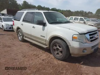 2008 Ford Expedition Eddie Bauer z VIN 1FMFU17548LA68720, wystawiony jako IAAI lot #41881966 z przebiegiem 277 825 mil mil oraz . Historia ofert i sprzedaży dostępna na DreamBid. Obrazek 1.