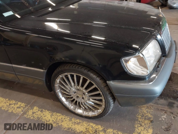 1995 Mercedes-Benz S with VIN WDBGA57E7SA215316, listed as a IAAI auction lot 42217406 with 96,084 mi miles and . Bid and sale history available at DreamBid. Image 14.