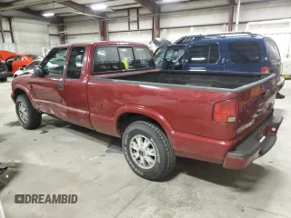 2003 GMC Sonoma SLS with VIN 1GTDT19X938118388, listed as a Copart auction lot 88248425 with 0 mi miles and Salvage Title. Bid and sale history available at carsss.com. Image 2.
