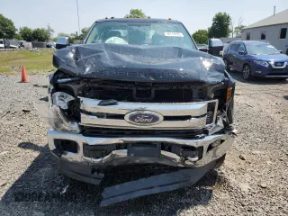 2018 Ford F-350 XL с VIN 1FT8W3BT2JEC97593, выставлен на аукционе Copart как лот 58744085 с пробегом 228 989 миль миль и Списание • Salvage title. История ставок и продаж доступна на DreamBid. Изображение 5.