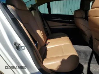 2010 BMW 7 Series 750Li z VIN WBAKB8C5XACY62874, wystawiony jako Copart lot #75656054 z przebiegiem 132 663 mil mil oraz Szkoda całkowita • Salvage title. Historia ofert i sprzedaży dostępna na DreamBid. Obrazek 10.