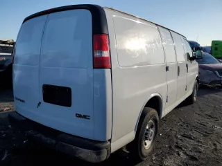 2017 GMC Savana Cargo z VIN 1GTZ7GFG4H1212146, wystawiony jako Copart lot #44348245 z przebiegiem 114 140 mil mil oraz Szkody całkowita. Historia ofert i sprzedaży dostępna na DreamBid. Obrazek 3.