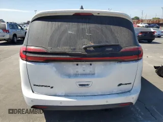 2023 Chrysler Pacifica Hybrid Limited z VIN 2C4RC1S72PR589177, wystawiony jako Copart lot #64046525 z przebiegiem 12 658 mil mil oraz Szkoda całkowita • Salvage title. Historia ofert i sprzedaży dostępna na DreamBid. Obrazek 6.