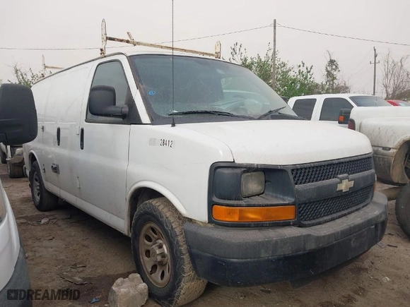 2014 Chevrolet Express Cargo Van with VIN 1GCSGAFX9E1106558, listed as a IAAI auction lot 41649113 with 207,279 mi miles. Bid and sale history available at carsss.com. Image 1.