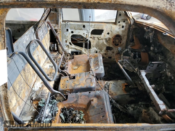 1996 Ford Ranger XL z VIN 1FTCR10A3TPB51735, wystawiony jako Copart lot #55229865 z przebiegiem Nie podano mil oraz Szkoda całkowita • Salvage title. Historia ofert i sprzedaży dostępna na DreamBid. Obrazek 10.