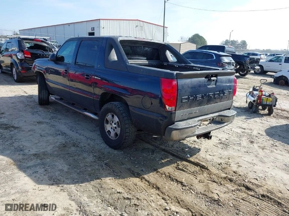 2005 Chevrolet Avalanche LS with VIN 3GNEC12Z25G212827, listed as a IAAI auction lot 41471381 with 314,023 mi miles. Bid and sale history available at carsss.com. Image 3.