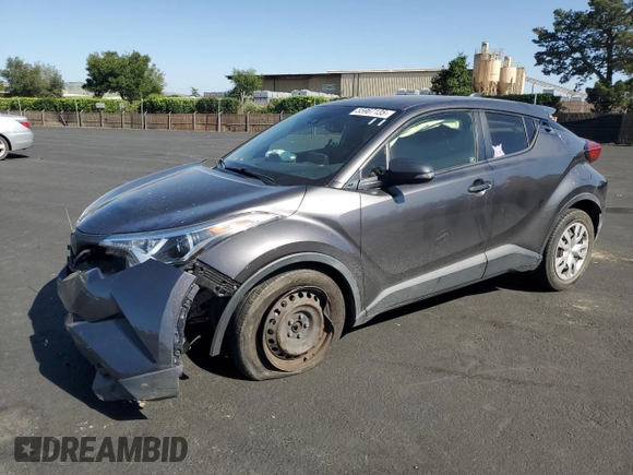 2019 Toyota C-HR XLE z VIN JTNKHMBX7K1050860, wystawiony jako Copart lot #55967135 z przebiegiem 60 330 mil mil oraz Szkoda całkowita • Salvage title. Historia ofert i sprzedaży dostępna na DreamBid. Obrazek 1.
