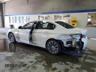 2019 BMW 5 Series 540i xDrive with VIN WBAJE7C53KWW37760, listed as a Copart auction lot 84263044 with 44,687 mi miles and Salvage Title. Bid and sale history available at carsss.com. Image 2.